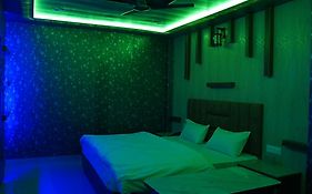 Jb Hotel And Resort